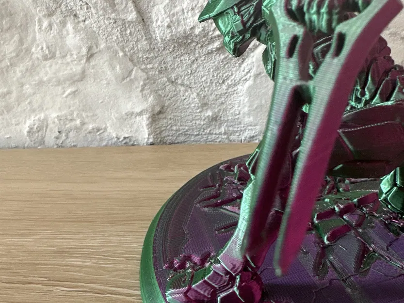 Tượng Master Chief cầm kiếm Energy trong thế giới Halo - Image 5