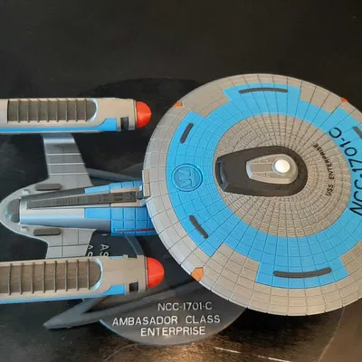 Mô hình tàu USS Enterprise NCC-1701-C lớp Đại sứ trong Star Trek