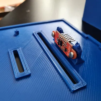 Hộp quyên góp với cảm biến phát âm thanh vui nhộn