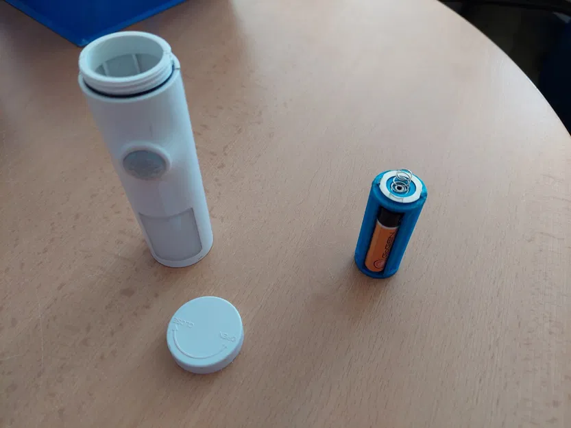 Giá đỡ pin AAA cho đèn pin Osram - Image 1