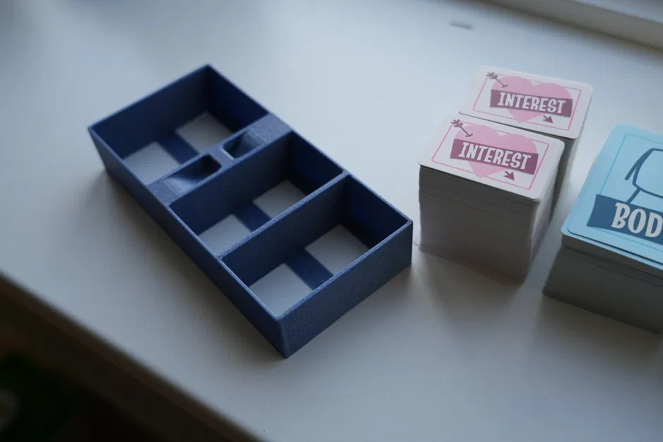 Giá đỡ thẻ bài Master Dater cho trò chơi Cyanide and Happiness - Image 4