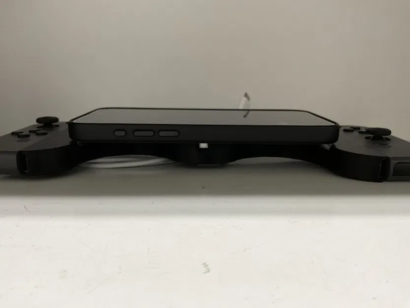 Giá đỡ Joycon tối ưu cho iPhone 14/15 Pro Max - Image 2