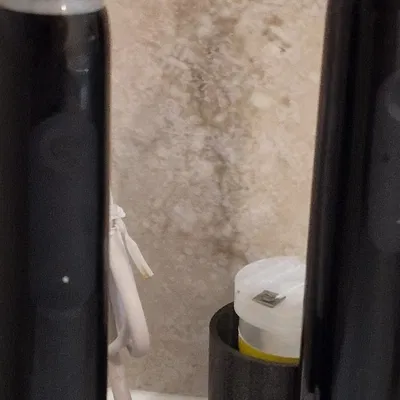 Giá đỡ bàn chải điện Oral B tiện lợi cho phòng tắm