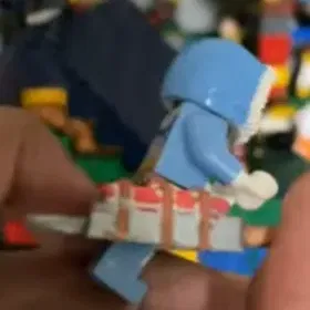 Thiết bị ODM Lego cho nhân vật Attack on Titan