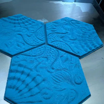 Gạch lục giác Gaudi trên vỉa hè Barcelona