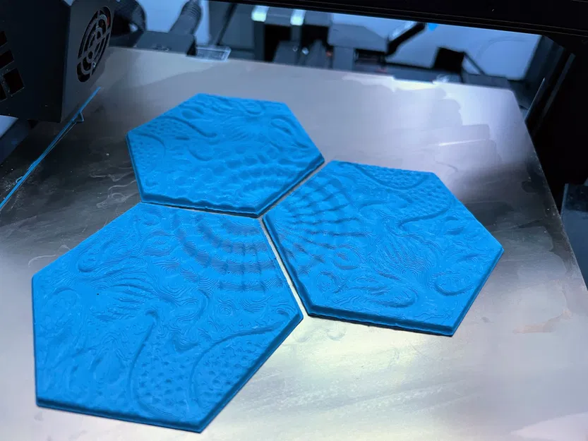 Gạch lục giác Gaudi trên vỉa hè Barcelona - Image 2