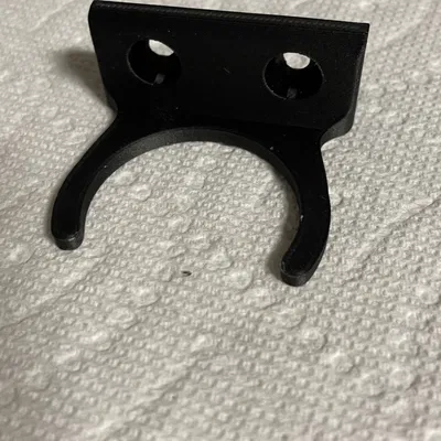 Giá treo chai nhựa cho không gian làm việc gọn gàng