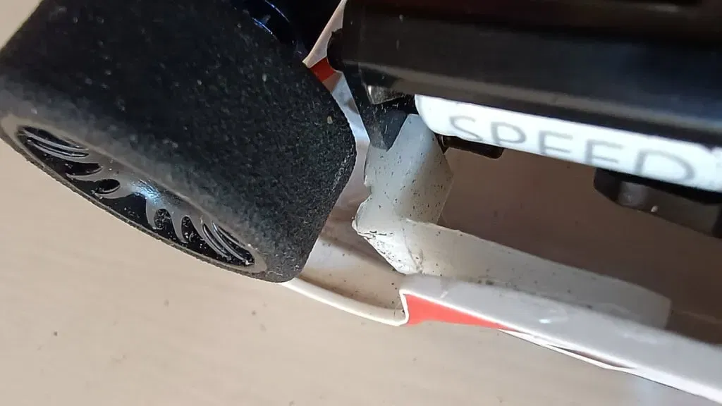 Thân xe Tamiya Mini 4WD lắp trên khung Kyosho Mini Z - Image 3