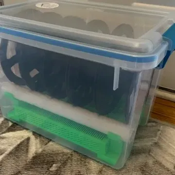Hộp khô 20 quart Sterilite #19324306 với khay silica