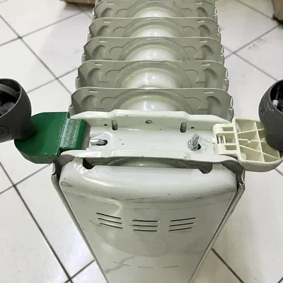 Chân đế cho máy sưởi dầu De'Longhi Radia S