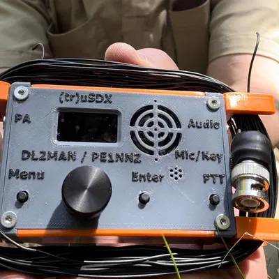 Vỏ cuộn dây (tr)uSDX với các tấm trên và dưới