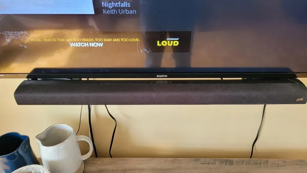 Giá đỡ thanh âm cho TV Sanyo 55 inch từ Polk Audio - Image 1