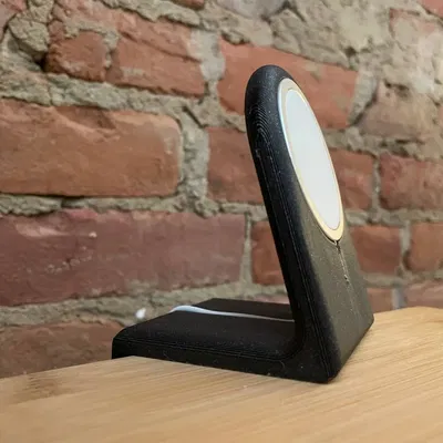 Giá đỡ sạc MagSafe cho iPhone gắn trên bàn ngủ