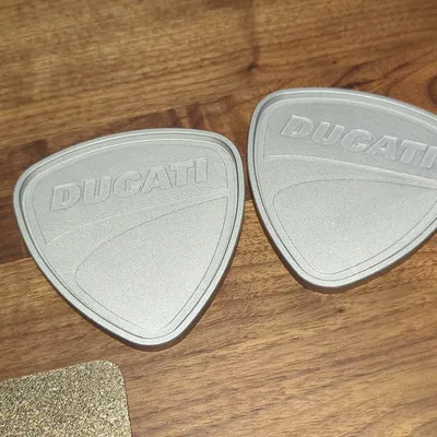 Đế để chân Ducati cho xe máy hoặc làm lót ly bàn