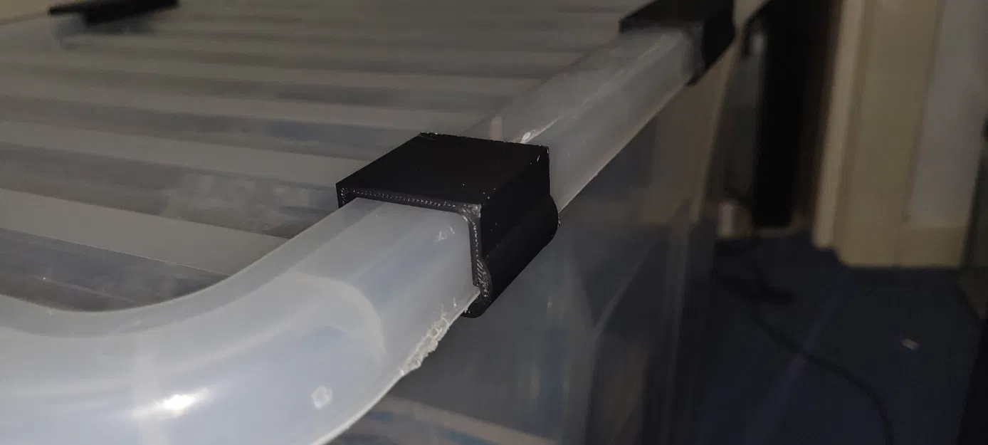 Hộp lưu trữ Crystal Wham với kẹp giữ nắp - Image 1