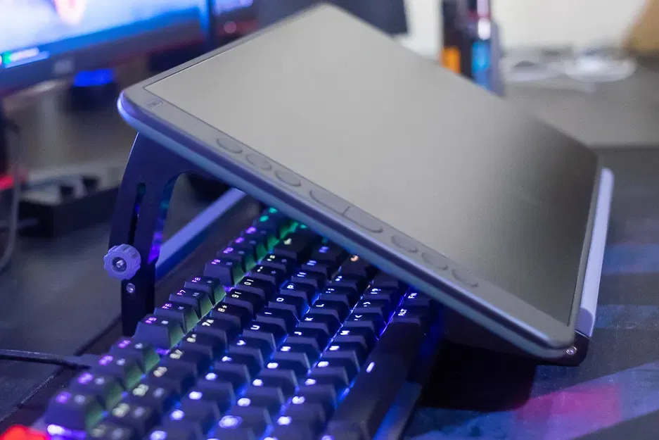 Giá đỡ bảng vẽ điều chỉnh cho máy tính bảng và bàn phím - Image 1