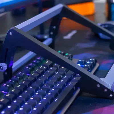 Giá đỡ bảng vẽ điều chỉnh cho máy tính bảng và bàn phím