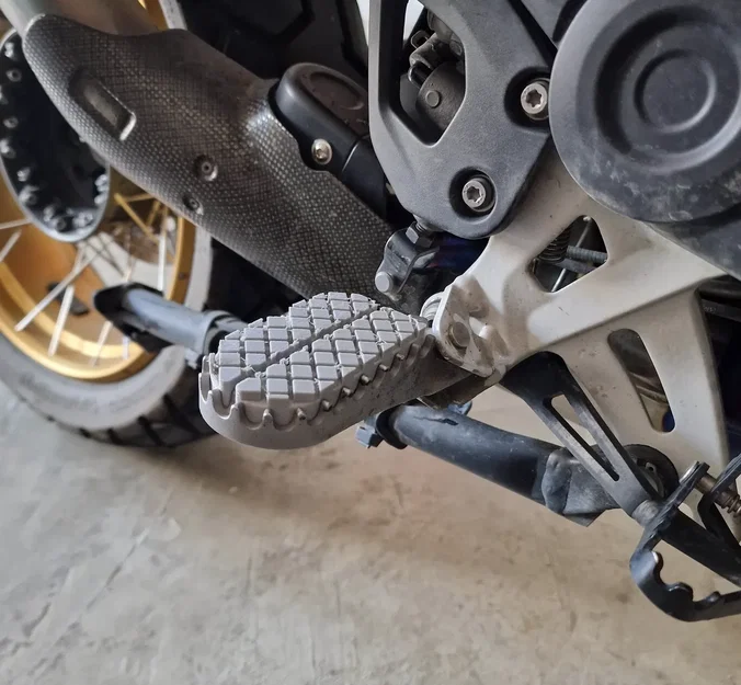 Bàn đạp cao su cho BMW R1250GS Adventure - Image 3