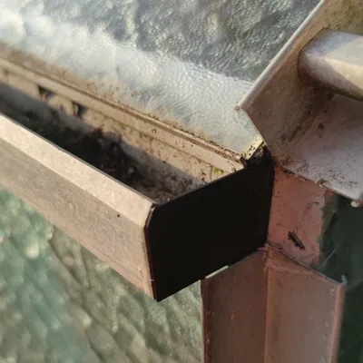 Nắp đầu ống thoát nước và kết nối ống rãnh cho nhà kính