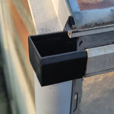 Nắp đầu ống thoát nước và kết nối ống rãnh cho nhà kính