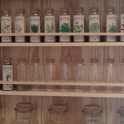 Giá đỡ gia vị cho chai thủy tinh lớn và nhỏ