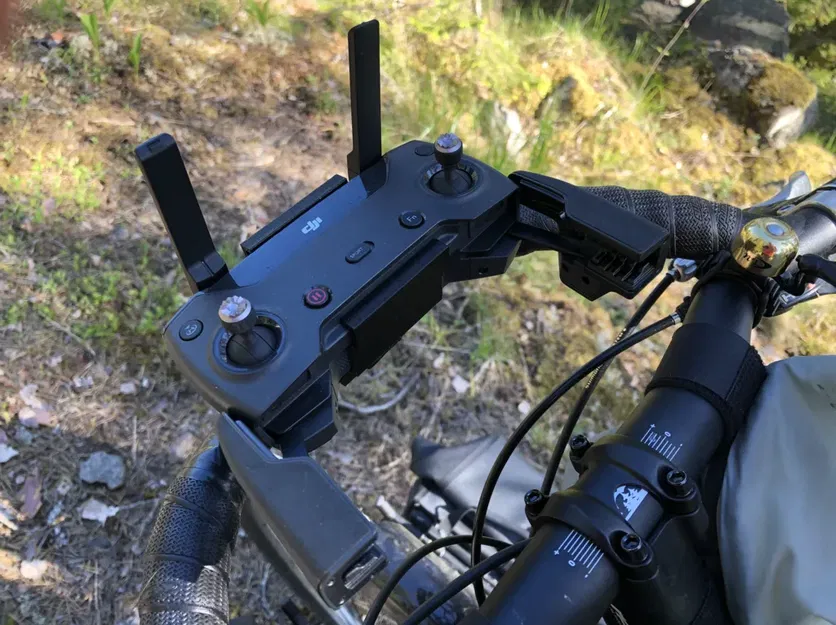Giá đỡ điều khiển DJI Spark cho ghi đông xe đạp 22mm - Image 1