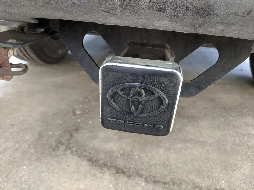 Nắp che móc kéo OEM Toyota cho Tacoma - Image 1