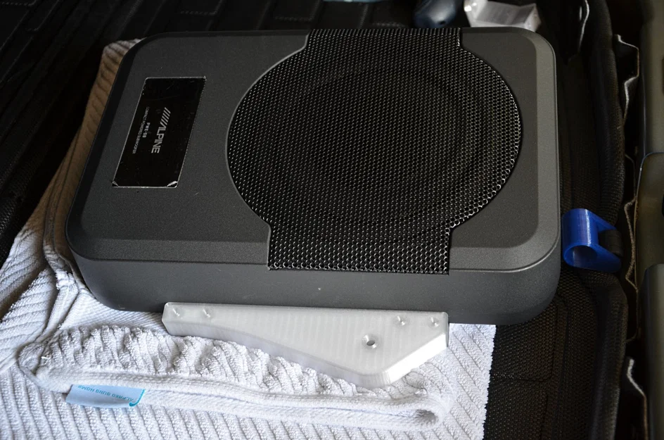 Giá đỡ lắp đặt subwoofer Alpine PWE-S8 cho Tesla Model 3 SR+ - Image 2