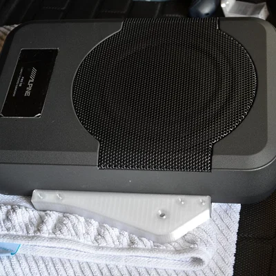 Giá đỡ lắp đặt subwoofer Alpine PWE-S8 cho Tesla Model 3 SR+