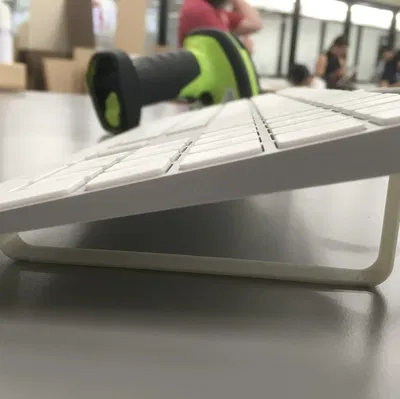 Giá đỡ vô hình cho bàn phím Apple Magic Keyboard