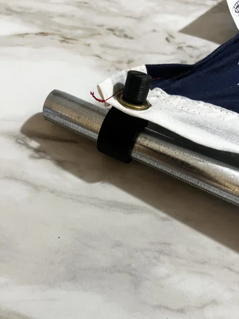 Giá đỡ cờ cho cột cờ ¾ inch từ Home Depot - Image 3