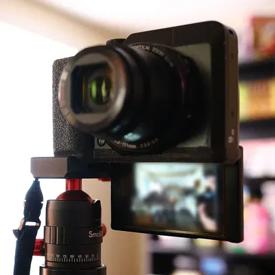 Giá đỡ tripod và tay cầm cho Nikon Coolpix A1000