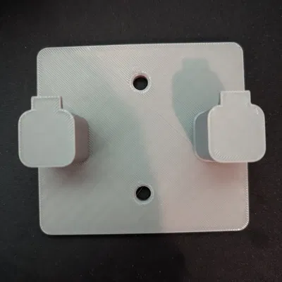 Giá đỡ gắn tường cho ăng-ten Wifi hình tam giác