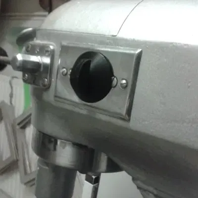 Núm xoay cho máy móc nặng trong ngành bánh mì