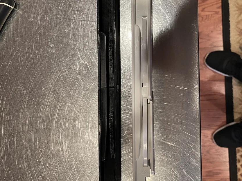 Giá đỡ ngăn đông bên trái cho tủ lạnh Frigidaire - Image 2