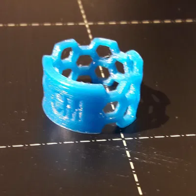 Nhẫn hình tổ ong phong cách thời trang