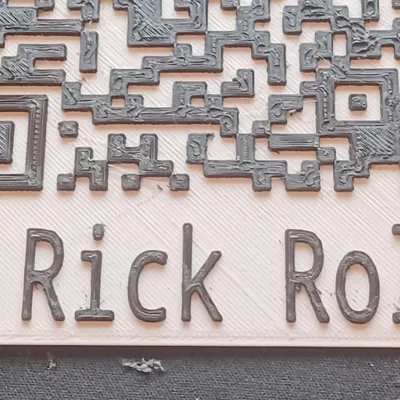 Mã QR dẫn đến video mèo hài hước trên YouTube