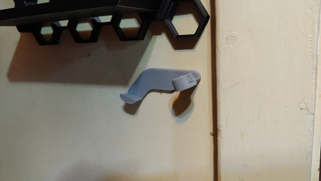 Giá đỡ gắn tường cho thước cặp và khe pin dự phòng - Image 2