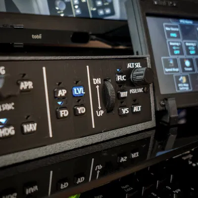 Hệ thống tự lái cho mô phỏng bay trong trò chơi