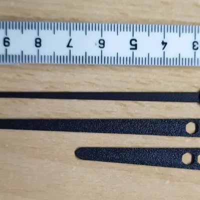 Đồng hồ treo tường với kim đồng hồ từ Trung Quốc