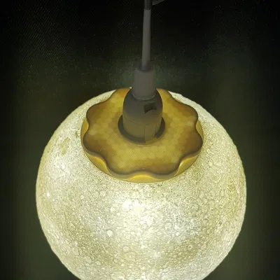 Đèn bàn hình trăng treo độc đáo với lithophane