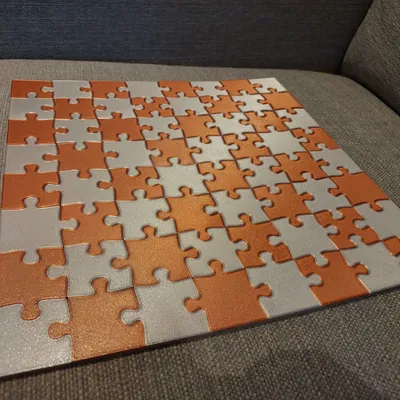 Bộ cờ vua hữu cơ với hộp và bàn cờ ghép hình