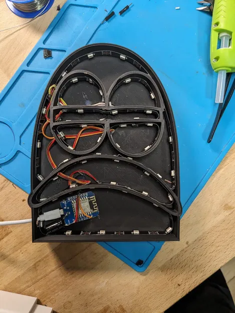 Đèn nền phát sáng nhân vật cứu hộ nghiêm túc Spongebob Squarep... - Image 2