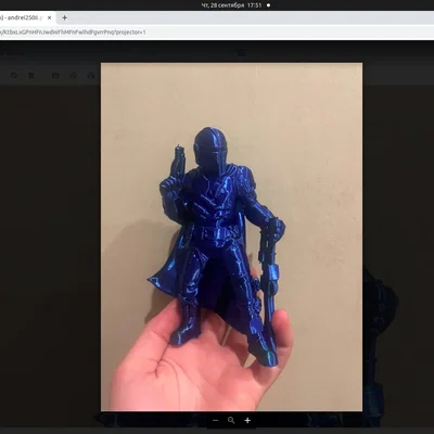 Nhân vật Mando trong Star Wars với báng súng bị rơi