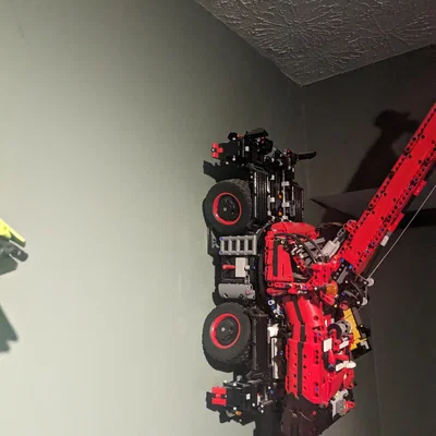 Giá treo tường cho cần cẩu địa hình Lego Technic 42082