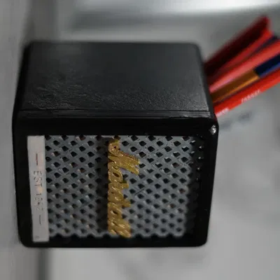 Giá đỡ bút Marshall thiết kế lấy cảm hứng từ loa Marshall