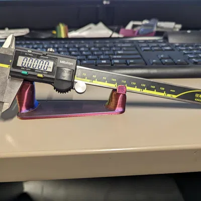 Giá đỡ thước kẹp kỹ thuật số thiết kế tối giản