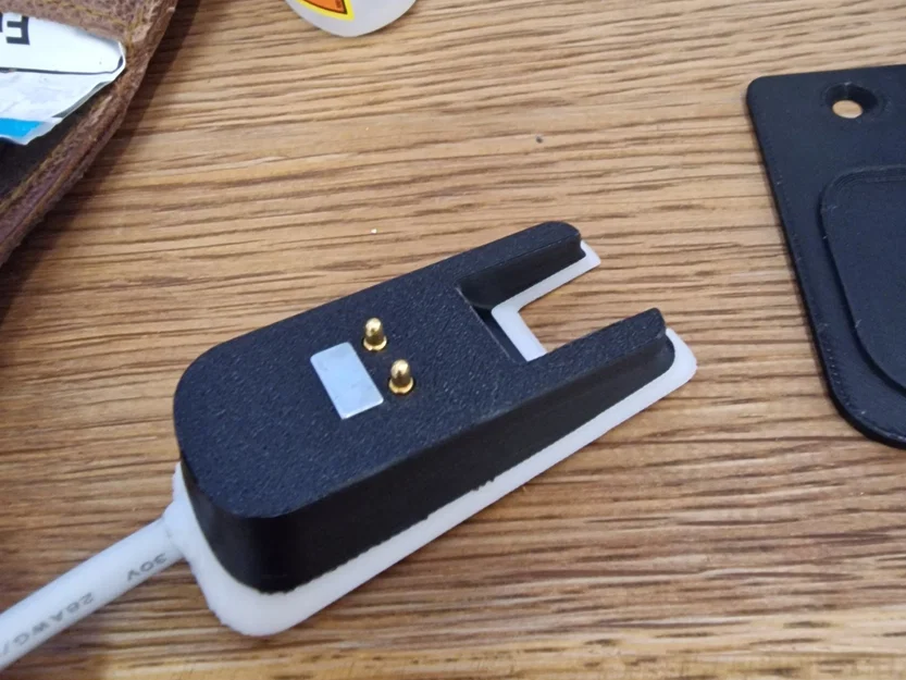 Giá đỡ sạc từ tính treo tường cho chuột Razer - Image 2