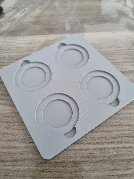 Giá đỡ khắc 4 đồng xu đồng 40mm cho Xtool F1 - Image 1