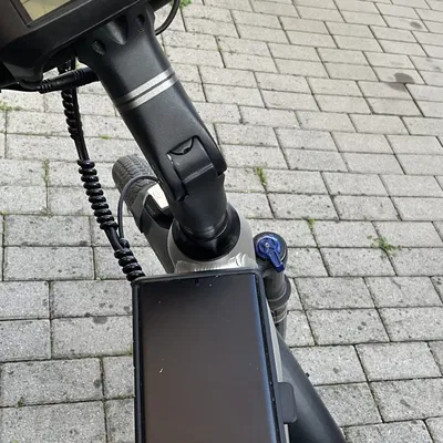 Giá đỡ điện thoại cho xe đạp tương thích với Quad Lock